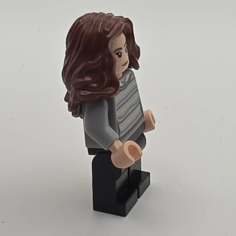 LEGO Minifigure Hermione Granger Small Grey Striped Sweater Excellent